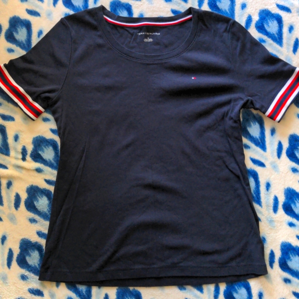 Tommy Hilfiger medium navy blue tee